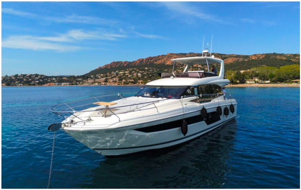 France | Cannes : Jeanneau 59-foot Yacht ready for Charter!