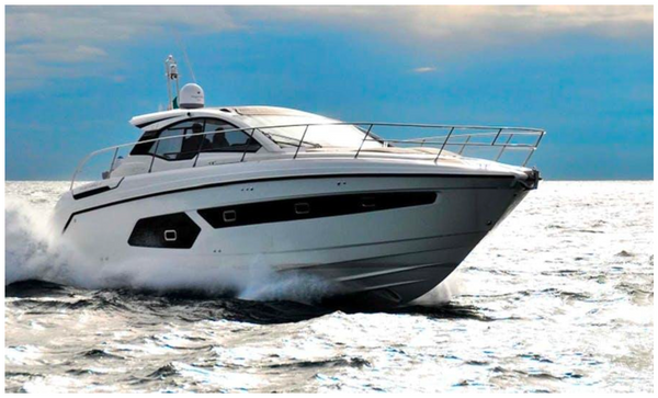 Pattaya: Azimut Yacht 47-foot ready for Charter!